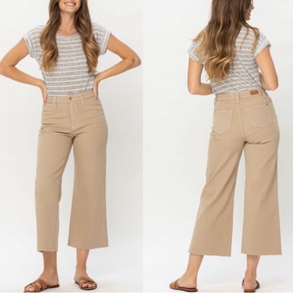 Judy Blue Pants - Judy Blue wide leg cropped jeans. Size 29.